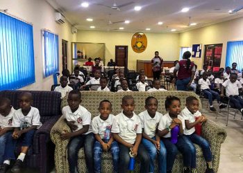 Year 1 Visit to the Airforce base (9)