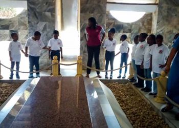 Year 3 Visit to the Mausoleum (6)